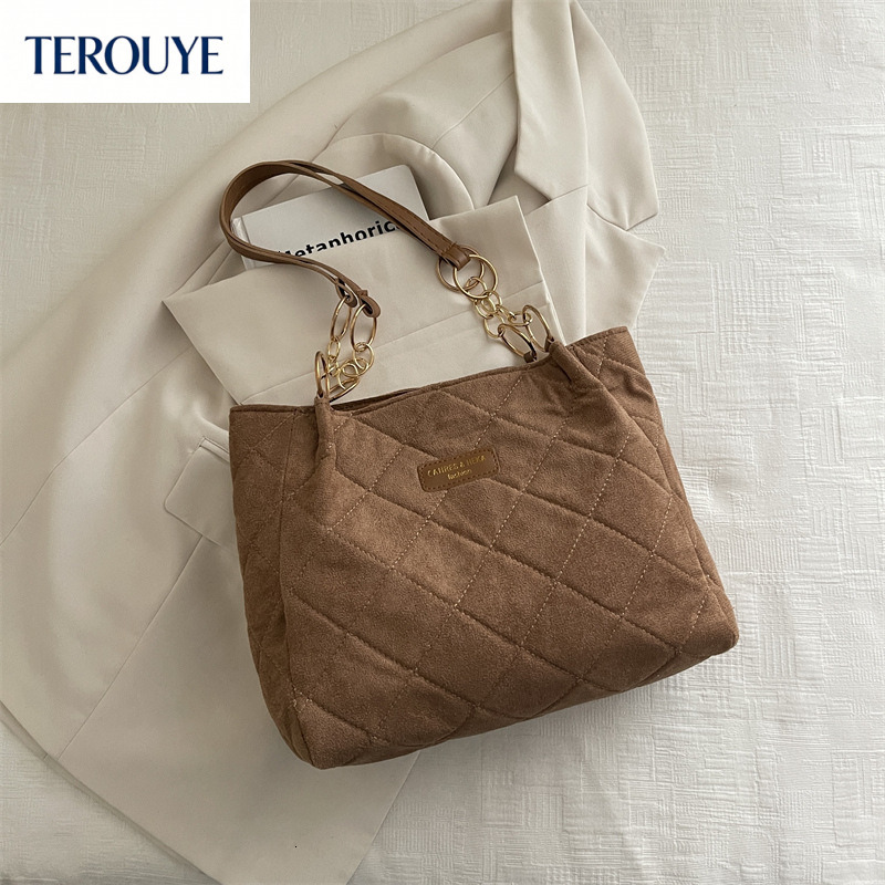 TEROUYE Fashionable large capacity women's handbag autumn and winter heart Amen casual quilted embroidered shoulder bag trendy luxury