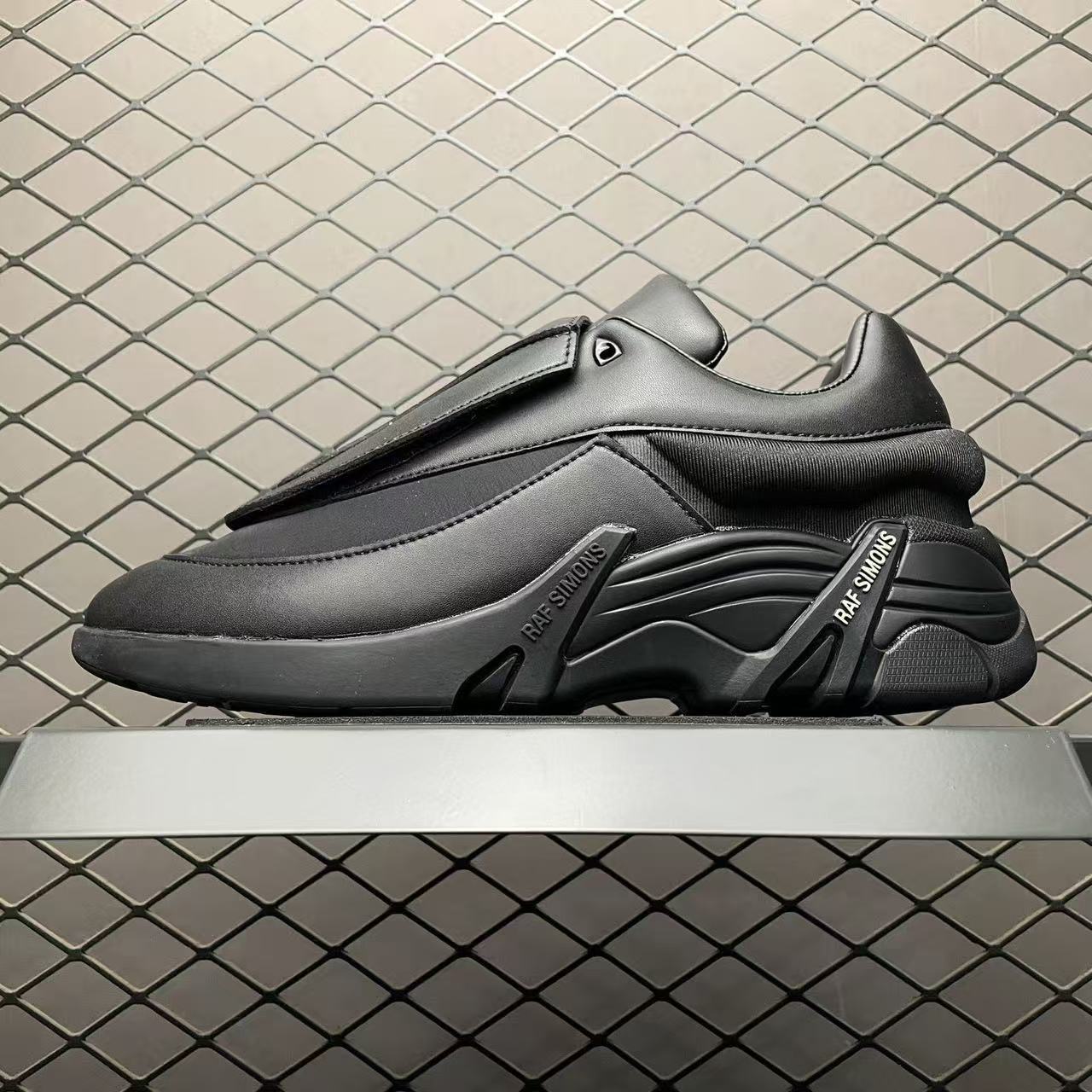 Designer shoes Raf Simon sneakers Antei sneakers mens womens outdoor sport trainers Black white red