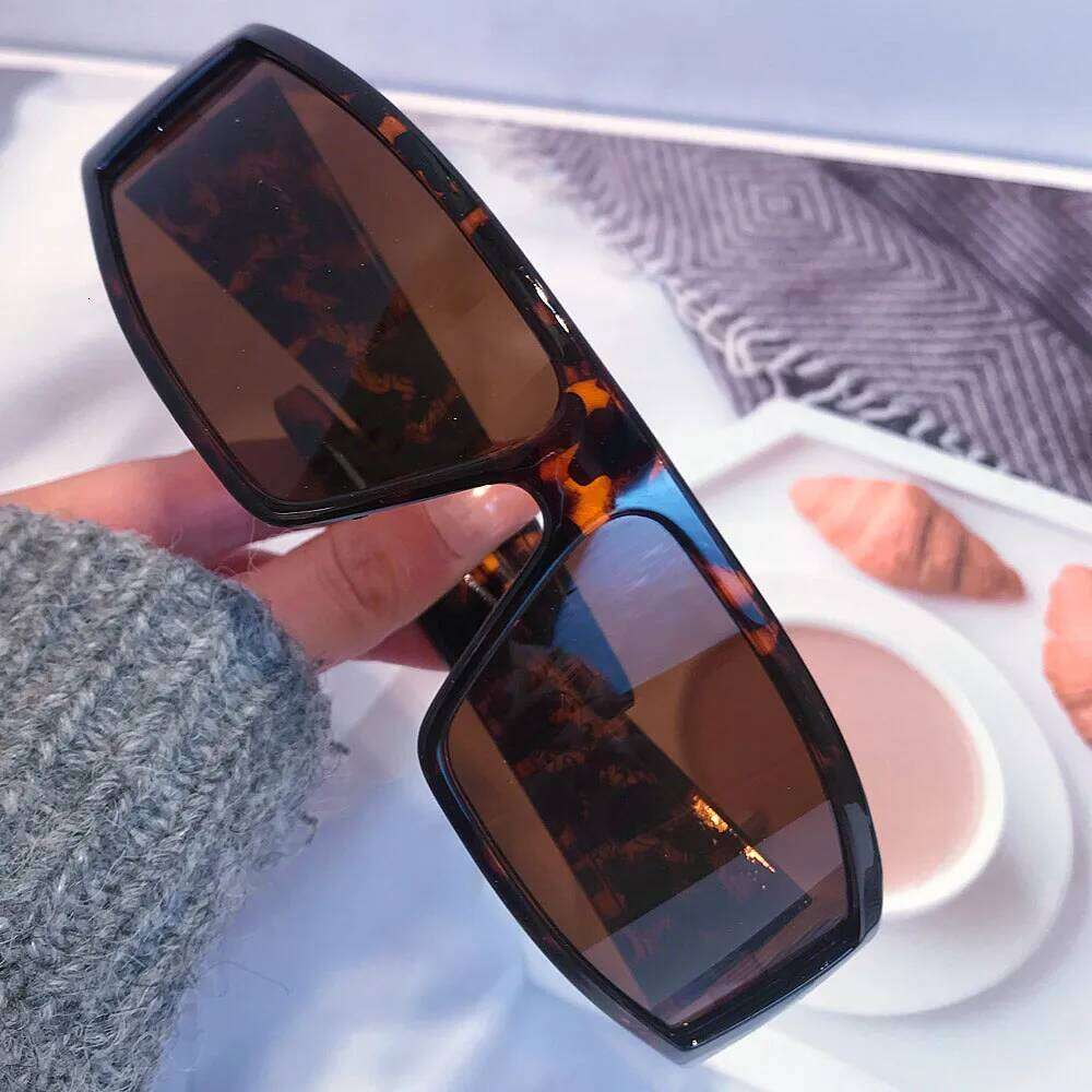 vintage one piece arc rectangle black sunglasses women new fashion brand Y2K sun glasses ladies sexy driving shades men eyewear Z260127