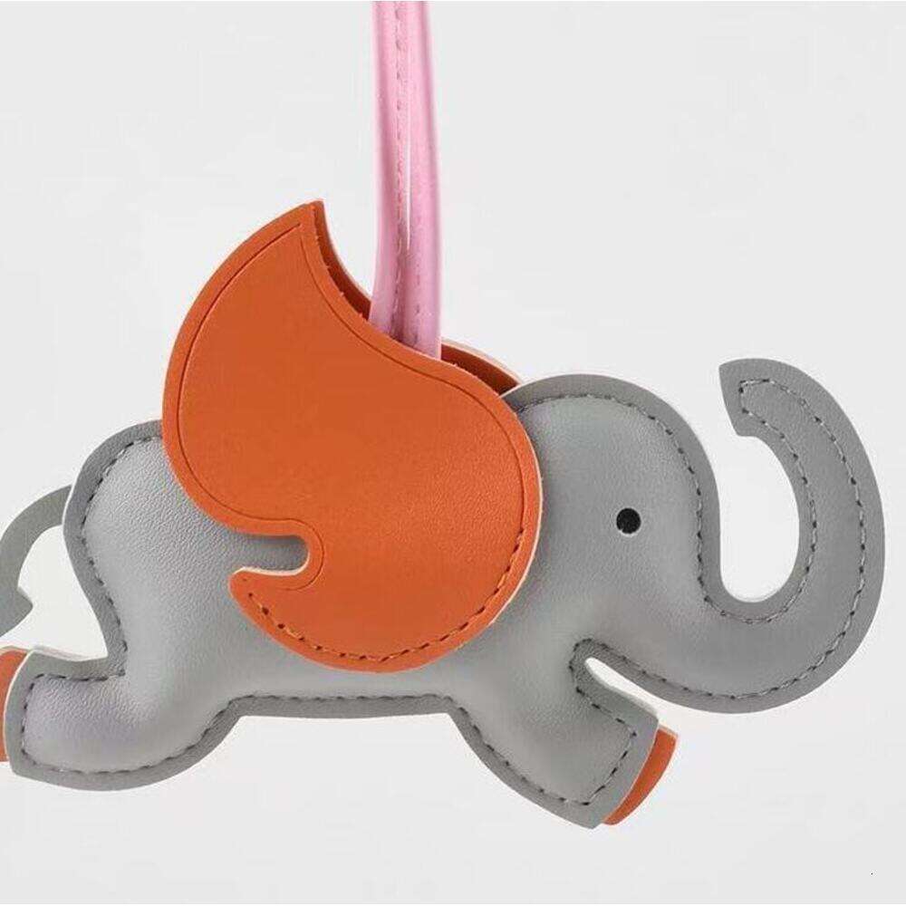 Handmade H Home Dumbo DIY Bag Decoration Hand-sewn High-end Keychain Exquisite Gift Car Pendant S260126