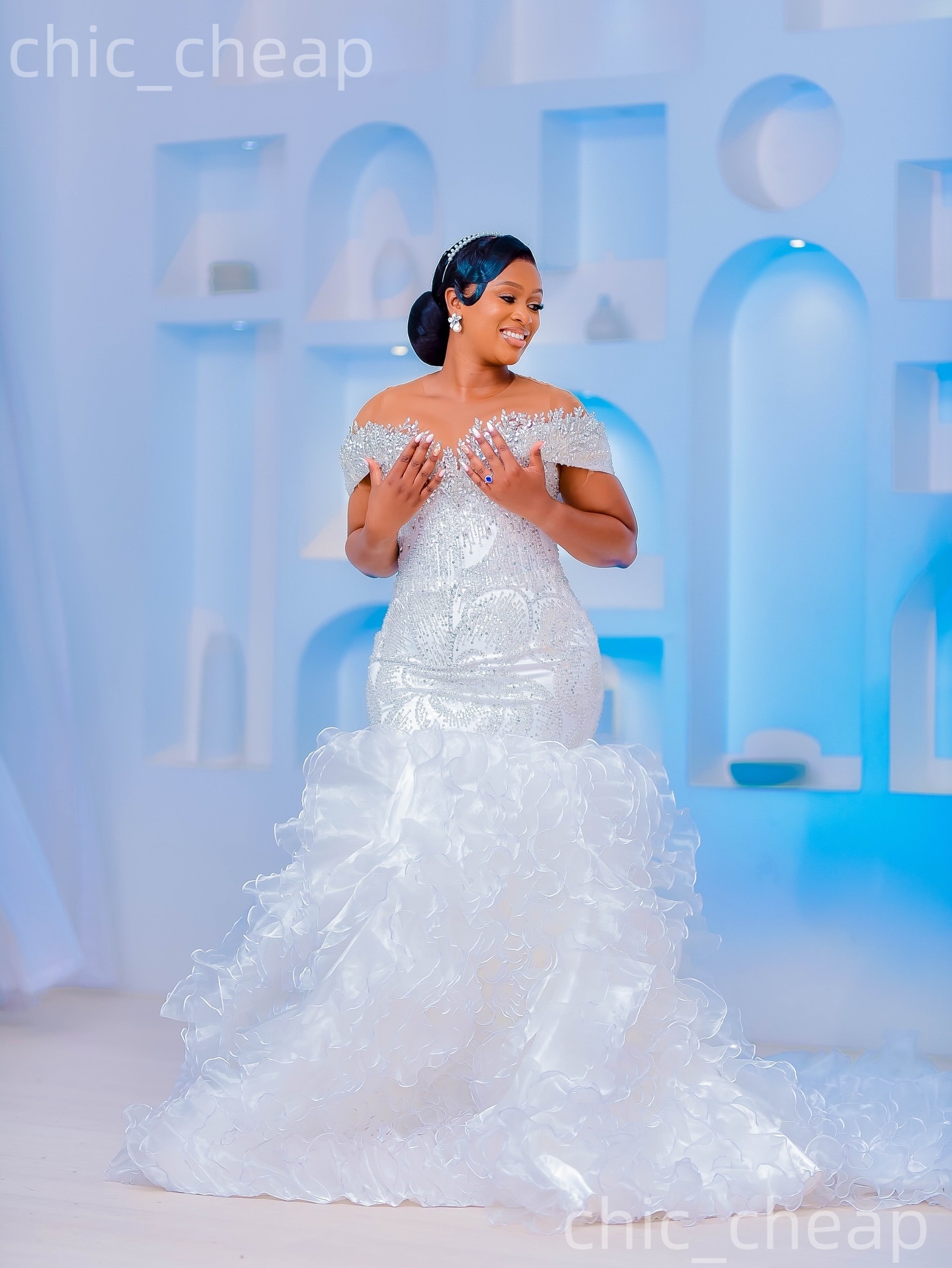 African Aso Ebi 2026 Ivory Mermaid Wedding Dress Sheer Neck Crystals Sequined Tiers Organza Sparkly Elegant Bridal Gowns Dresses ZJ230