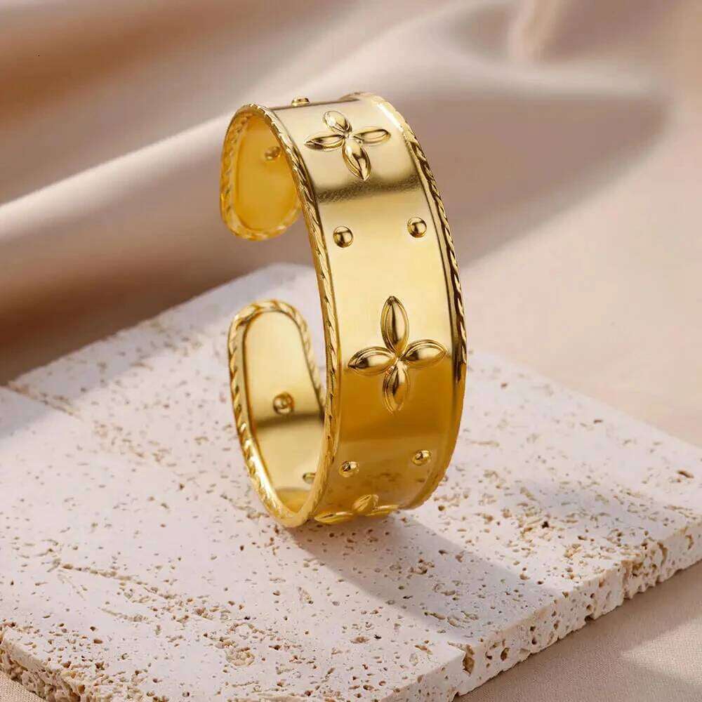 Bracelet 10 Cross Plated Women Flower Bangles for Gold Stainless Steel Luxury Bracelets 2023 Free Shipping Jewelry pulseras mujer XJ260127