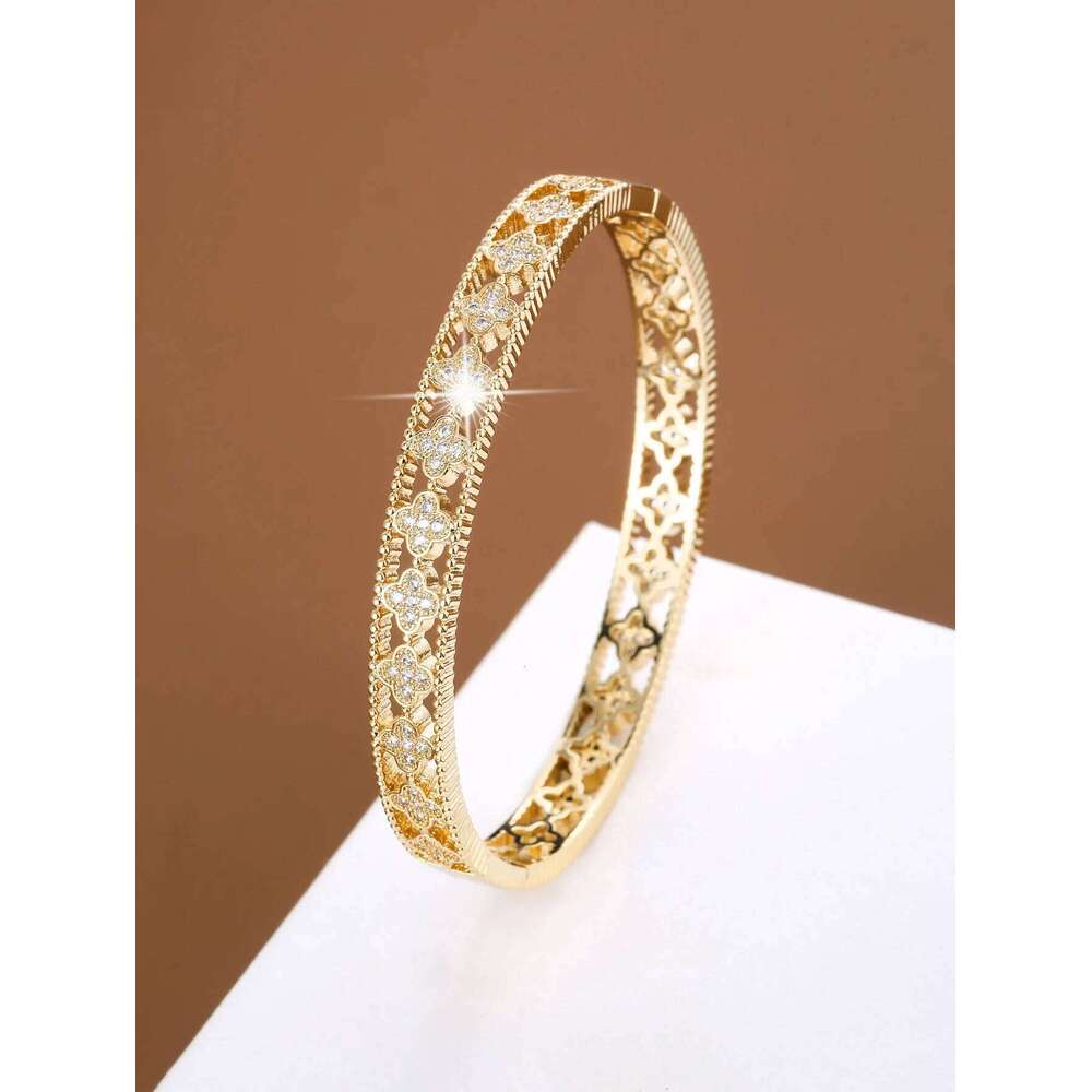 Simple Small-Flower-Shaped Design Synthetic Zirconia Women's Bracelet For Daily Party Jewelry Accessory XJ260127