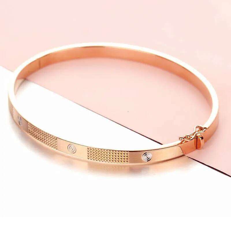 Creative 585 Purple Three Color Circular Plated 14K Rose Gold for Women Charms Bracelet Fashion Banquet Jewelry XJ260127