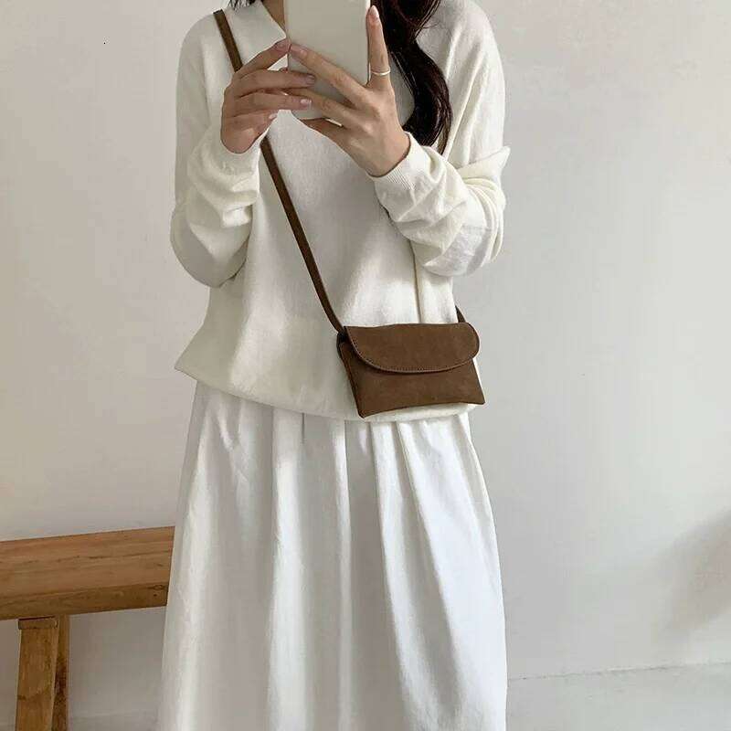 Faux Suede Waist Fashion Flap Pocket Crossbody Shoulder Mini Square with Magnetic Closure Women Purse for Mobile Bag