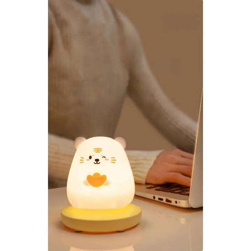 LED Eye-protecting and USB Bedside Night Light for Cute Pets in The Group Pet Park Z260127