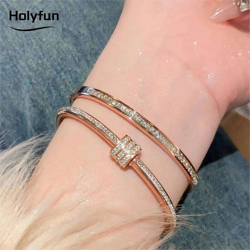 Classic Bracelet Design Gold Color Waterproof Stainless Steel Luxury Brand Sparkling Zircon Bangles for Women Gift Jewelry XJ260127