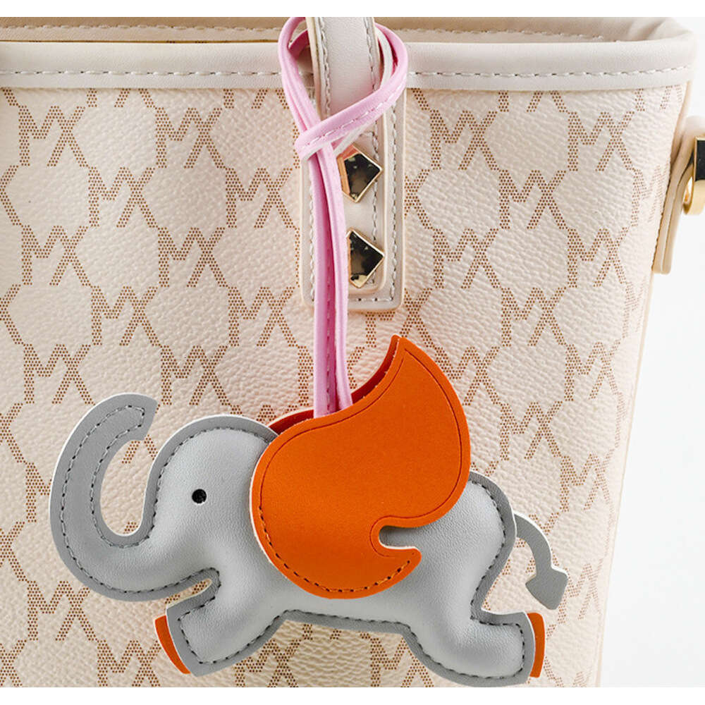 Cartoon Leather Dumbo Bag Stuffed Elephant PU Animal Car Keychain Basket Pendant S260126 0b2