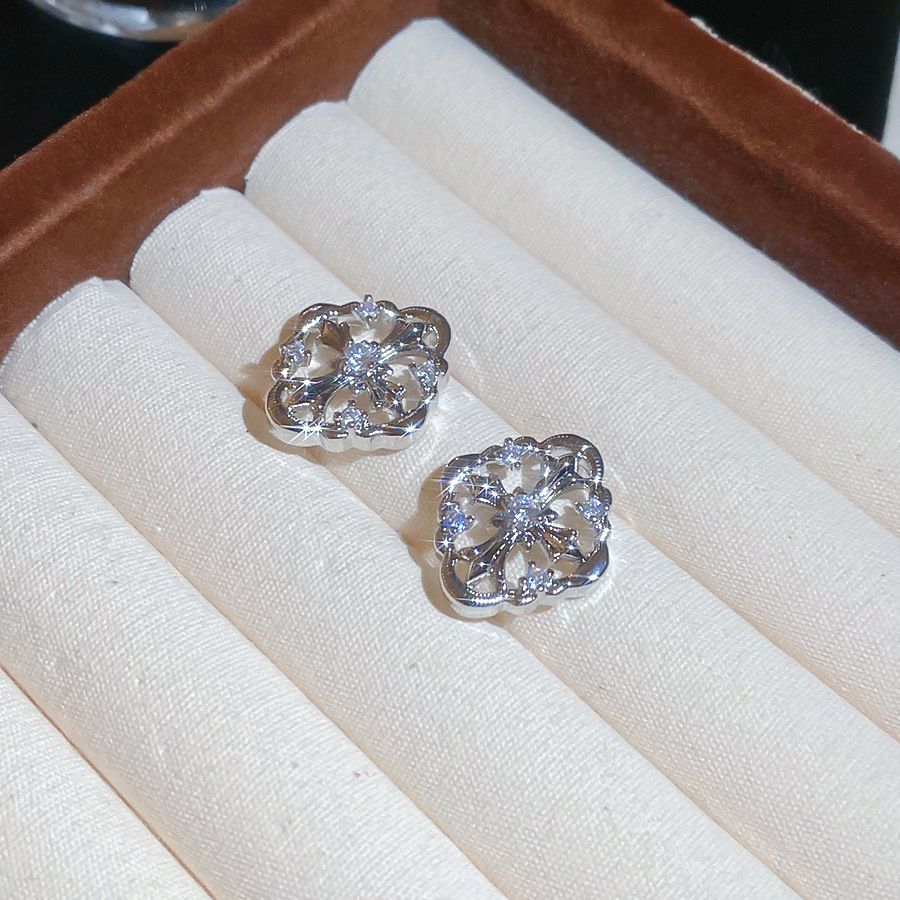 Silver Needle Zircon Rhombus Cross Personality Fashion Niche Daily Light Luxury High-end Earrings - view 6
