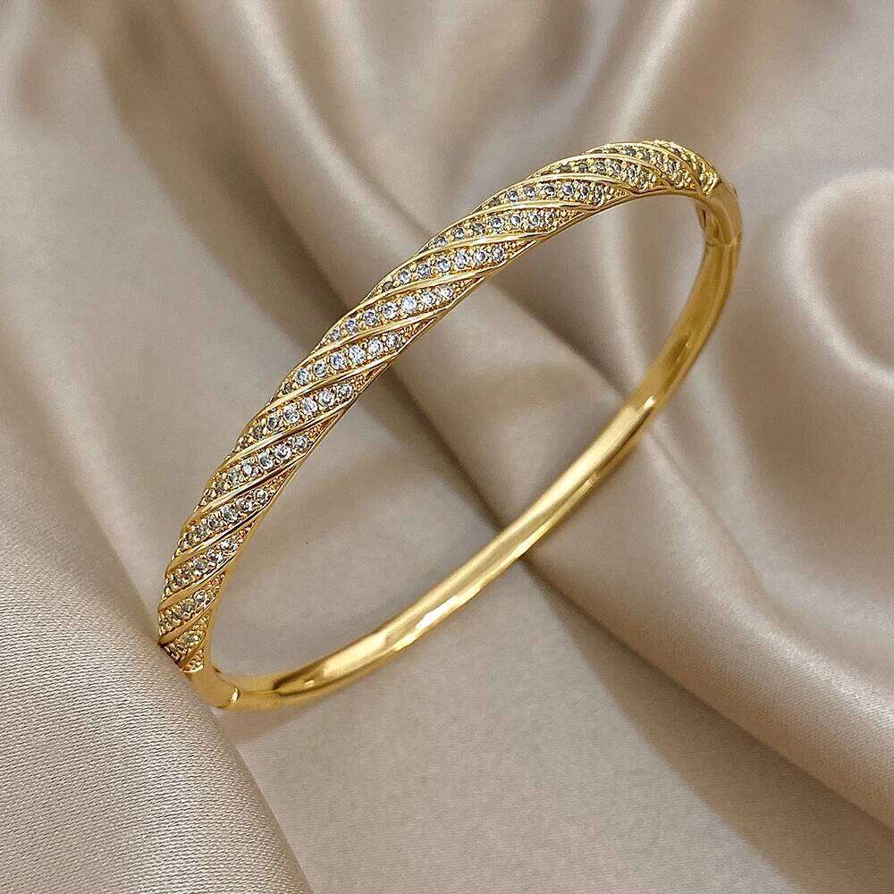 Luxury Twisted Micro Inlaid Zircon Cuff Bracelets for Women Fashion Gold Plated Copper Stacked Bangle Bracelet Jewelry Gifts XJ260127