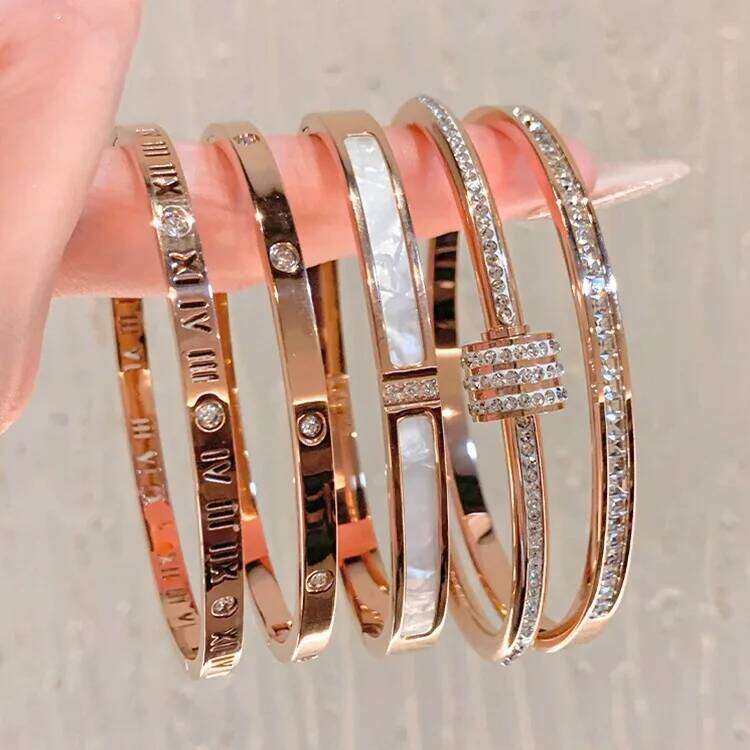 Steel Bracelet Titanium Classic Inlaid Stainless Golden 10 Rose Fashionable Style With Zircon For Womens Daily Wear XJ260127