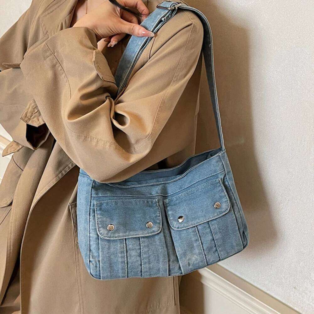 Vintage Washed Canvas Fashionable Women's Crossbody Bag, Large Capacity Commuting Casual Denim Shoulder Bag