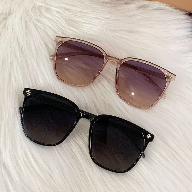 1 Ins Sunglasses Trend Korean Square Frame Gradient Lens with Cross Design for Driving and Daily Outdoor Wear High Quality Texture