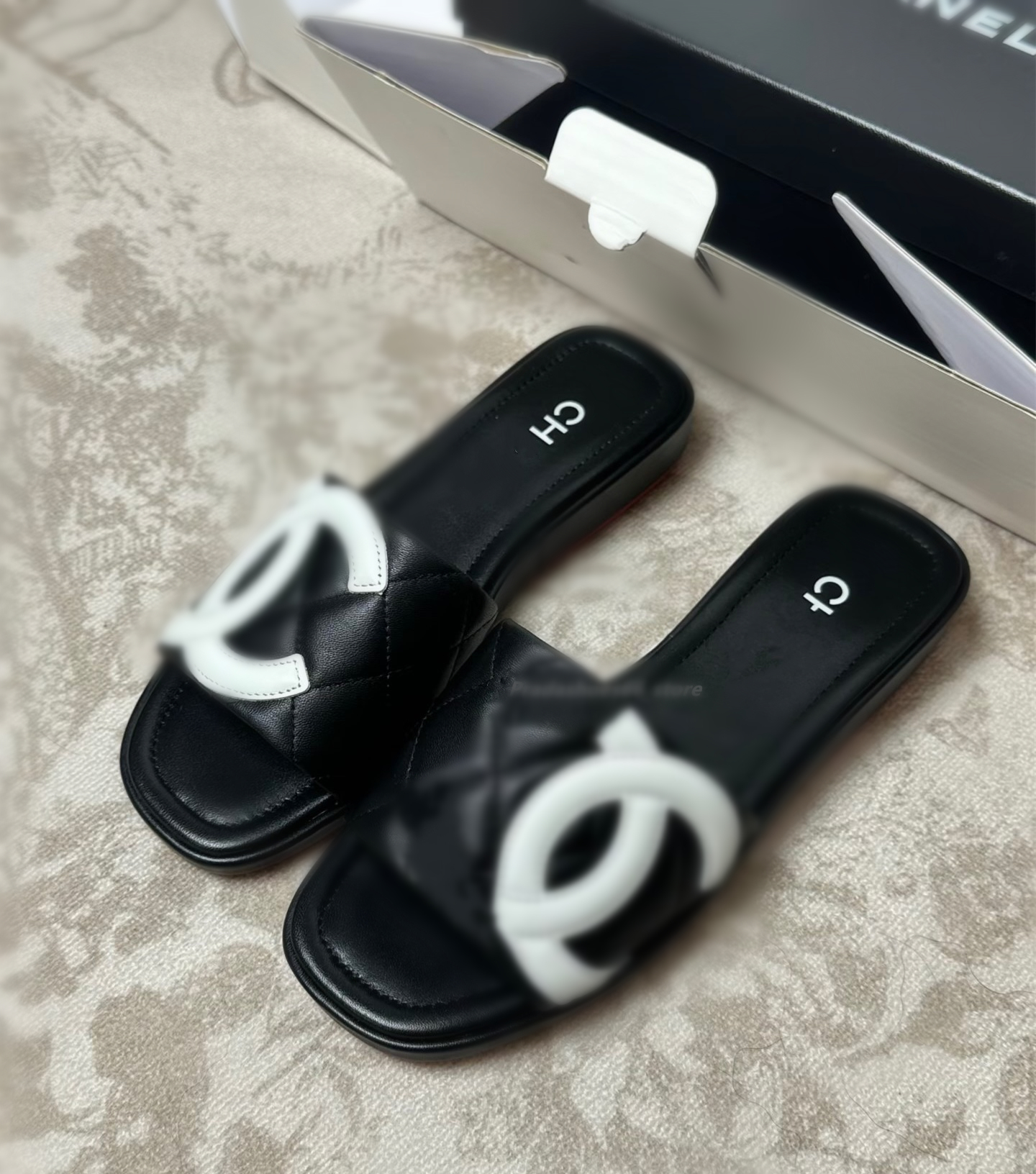 Paris 2026 Luxury Designer Summer Sandals Classic Fashion Women Platform Slippers Leather Dway Beach Flats Slide cd Sandals cha Flaps Tories Miller Shoes