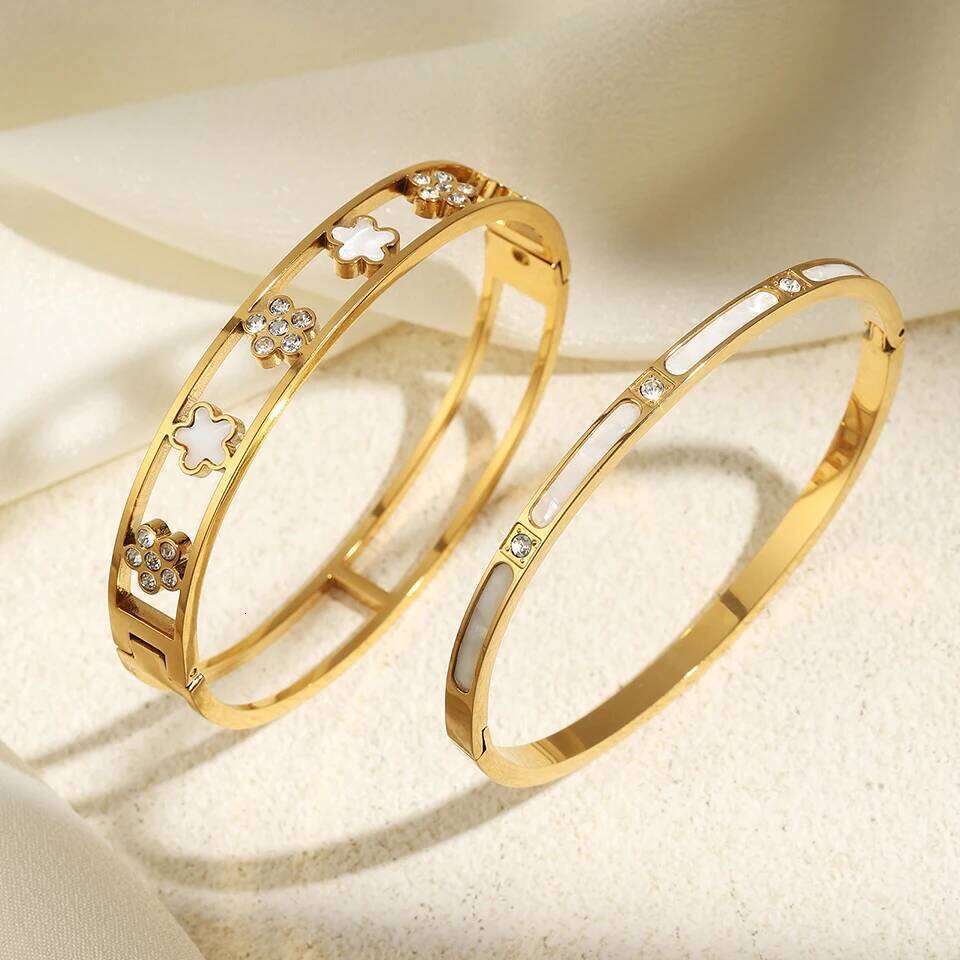 UILZ Ladies' Simple Versatile Retro Five Leaf Flower Inlaid Synthetic Zircon Stainless Steel Bracelet Elegant Style Jewelry XJ260127