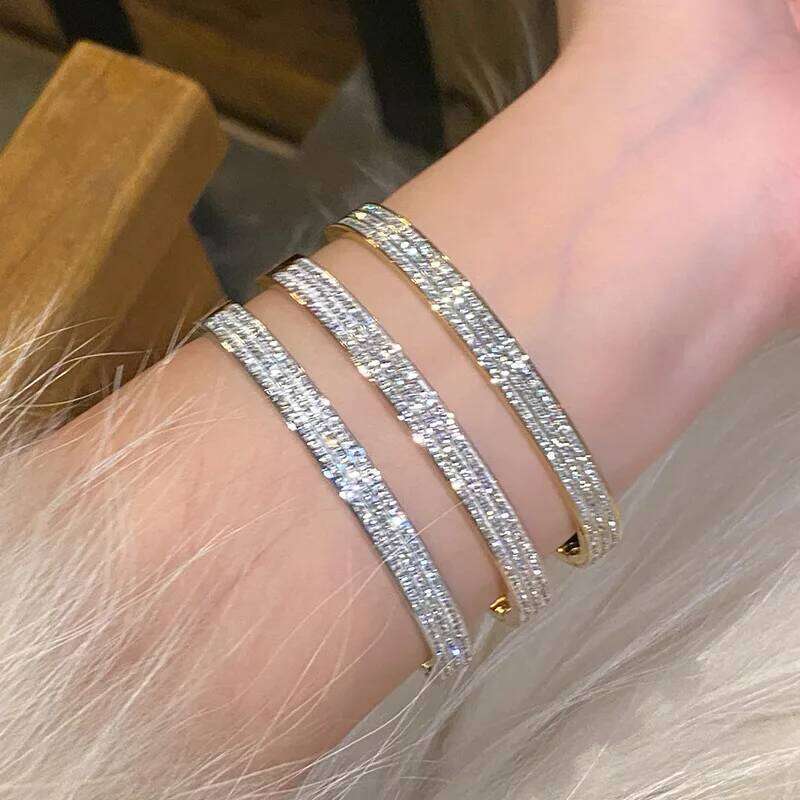 High-end Titanium Steel Non-Fade Golden Female Shiny Zircon Bracelet Light Luxury Half Row Bangle Jewelry gift XJ260127