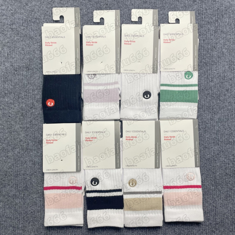 3 pairs of men's and women's sports socks, including plain and patterned plain weave sports socks suitable for yoga, basketball and running, as well as cotton sports socks.