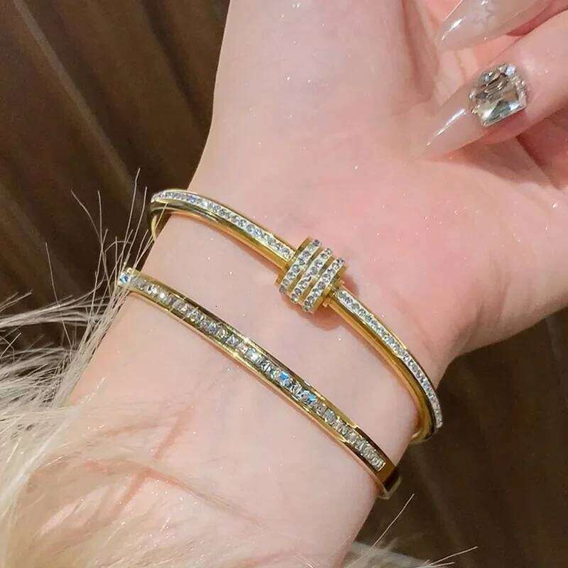 Gold Color Stainless Steel Colorfast Skyful Star Bracelets Set for Women Fashion Light Luxury Jewelry Gifts Wholesale XJ260127