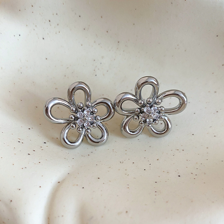 Silver Needle Zircon Flower Casual Fashion Personality Niche Versatile Light Luxury High-end Earrings for Women - view 8