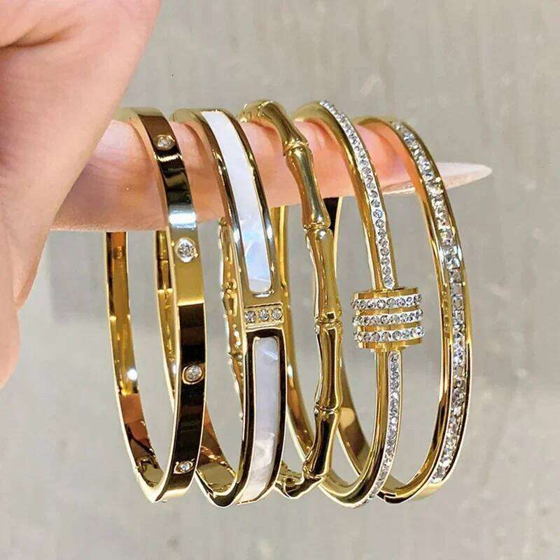 Gold Color Stainless Steel Colorfast Skyful Star Bracelets Set for Women Fashion Light Luxury Jewelry Gifts Wholesale XJ260127