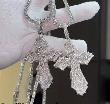Micro Paved vvs moissaniteia vvs moissanite Barbed Wire Wrapped Cross Hip Hop Pendant Necklace