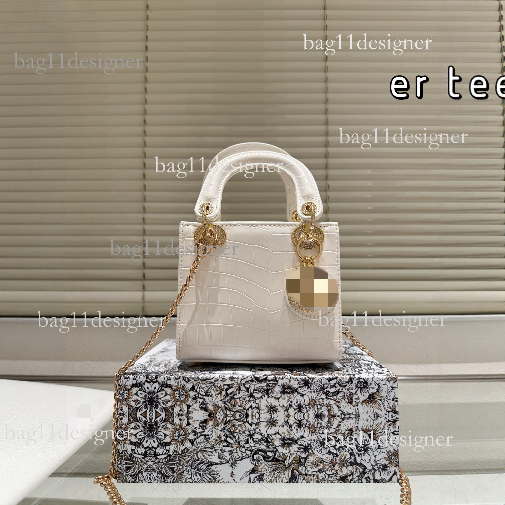 Gold Buckle Diamond Princess Diana Full Grain Top Layer Cowhide Crocodile Pattern Chain Bag Large Capacity Genuine Leather Handbag