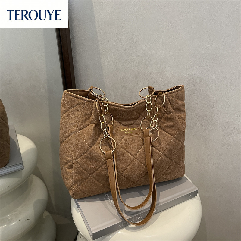 TEROUYE Fashionable large capacity women's handbag autumn and winter heart Amen casual quilted embroidered shoulder bag trendy luxury