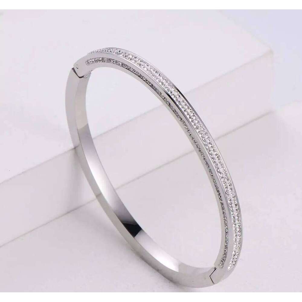 Classic starry sky Bangles for Women Trend Gold Plated Stainless Steel 18K gold sparkles Bracelet Trendy Woman Gifts Jewelry XJ260127