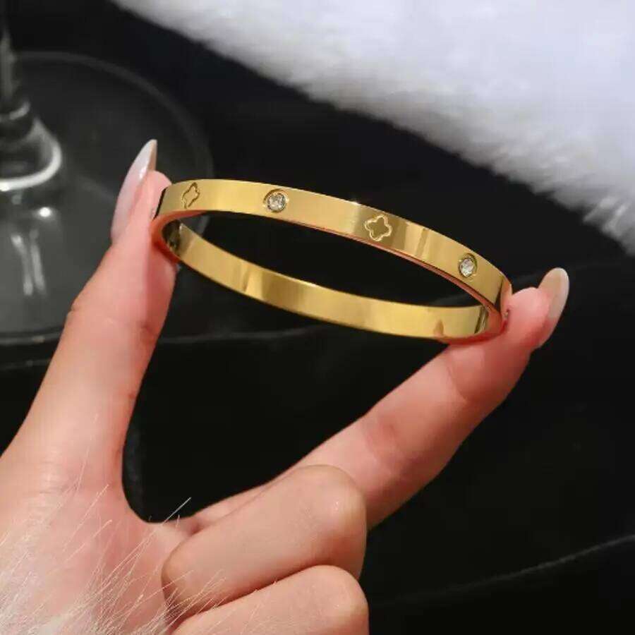 Stainless fashionable simple titanium steel bracelet, women's bracelet XJ260127