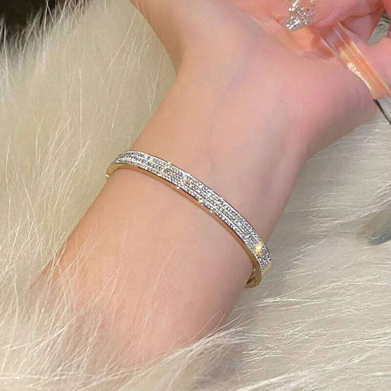 High-end Titanium Steel Non-Fade Golden Female Shiny Zircon Bracelet Light Luxury Half Row Bangle Jewelry gift XJ260127
