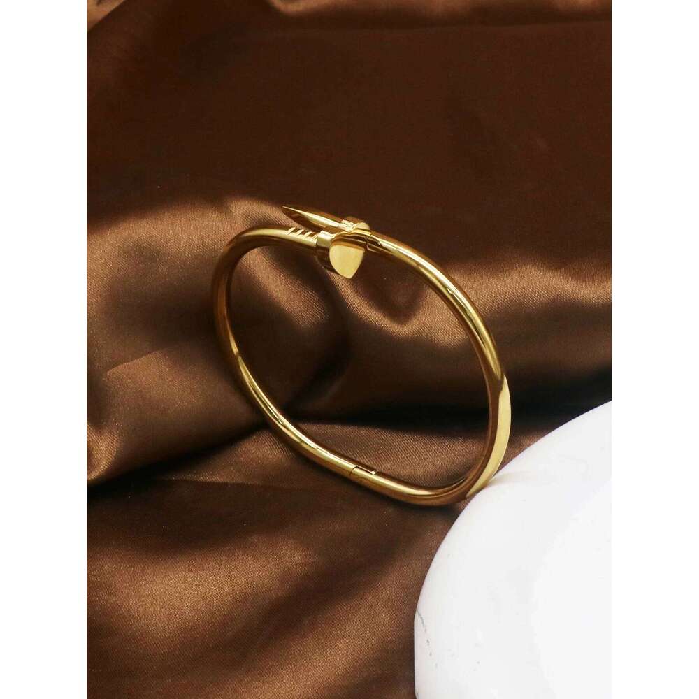 1 Piece High Quality Classic And Heart Bangles Fashion Jewelry Bracelets Nail For Women Men Accessories XJ260127