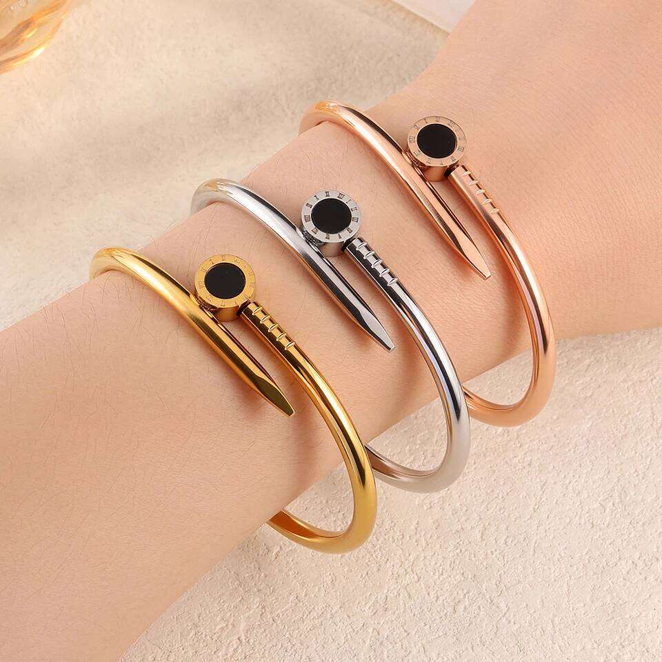 New Set Bracelet Roman for 10 3pcs/1pcs Stainless Yupsk Steel Numeral Women Light Luxury Golden Waterproof Stacking Jewelry XJ260127