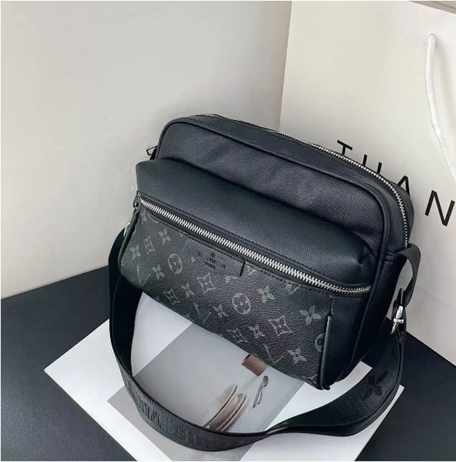 Mens Shoulder PU leather Designers Messenger Famous Trip Postman Classic louisitiesHandbag Briefcase Crossbody women vuittionnbag wallet sacoche purse sac