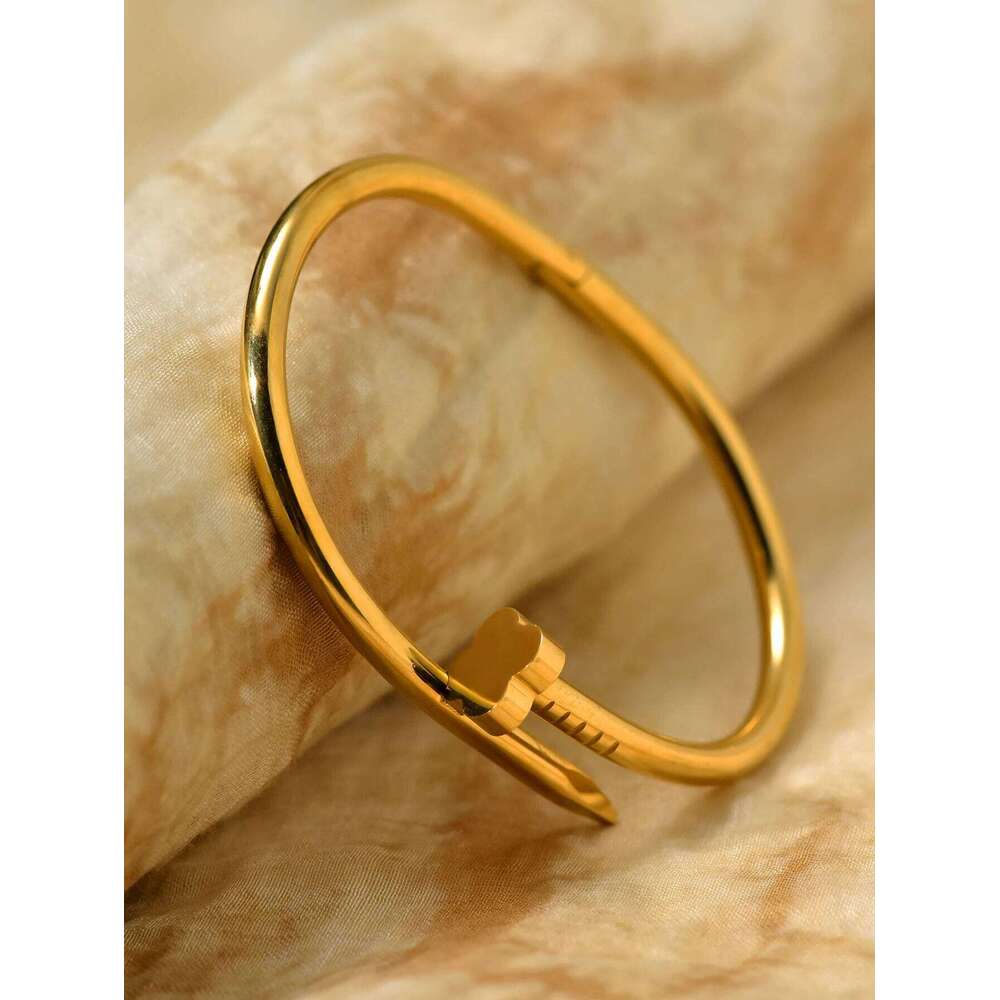 1pcs fashion nail stainless steel flowers, hearts, cones, non-fading bracelet holiday gift spot can be wholesale XJ260127