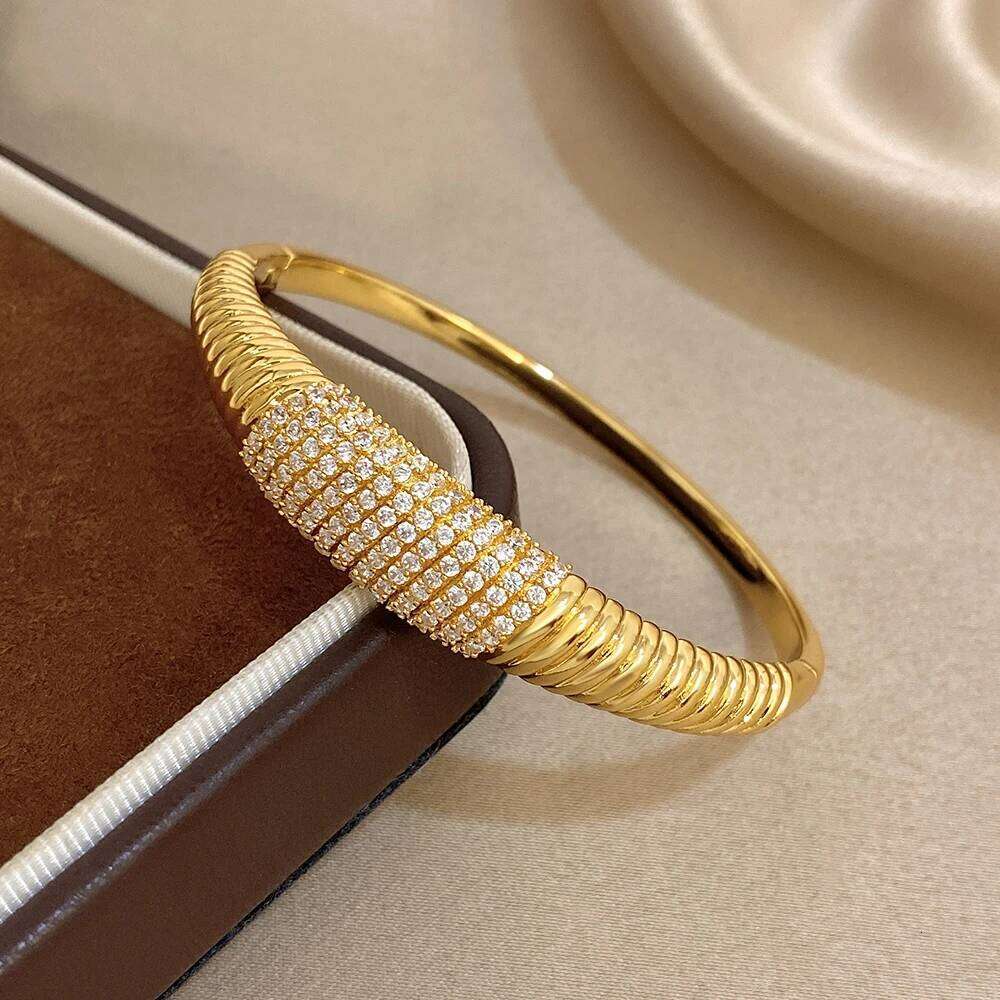 Unique Multilayer Stacked Circle Bracelet Fashion Silver Color Stainless Steel Thick Chain Bracelets Waterproof Jewelry XJ260127