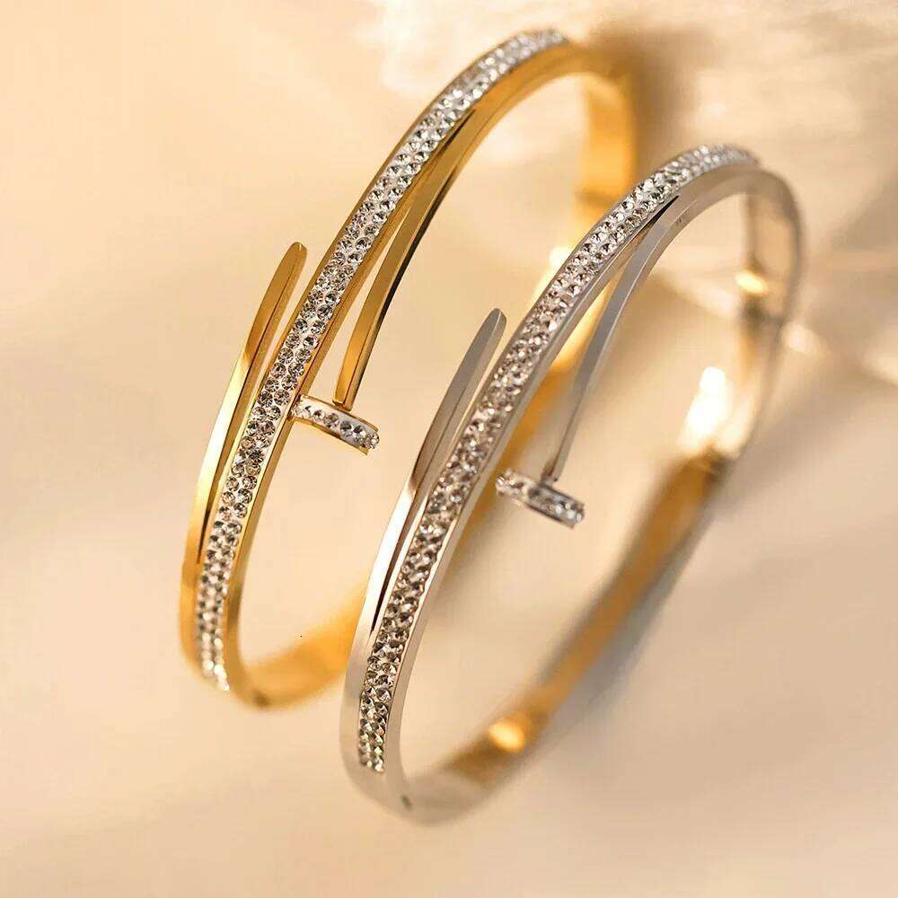 316 Nail Light Luxury Titanium Steel Women's High Quality Bracelet Multi Functional Non-fading Hand Jewelry XJ260127