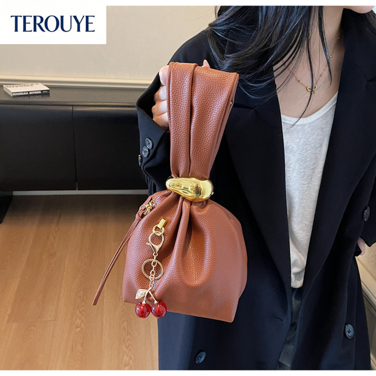 TEROUYE autumn and winter new women's pleated handbag retro light luxury style elegant lychee pattern bag personalized women's shoulder bag