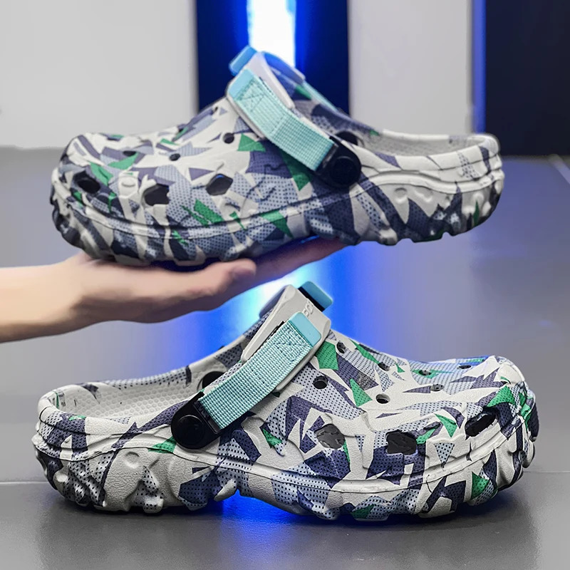 Mens Clogs Slippers Sandal Men Garden Shoes Flat Camouflage Sandals Male Sneakers Outdoor Flip Flops Home Clogs 260126