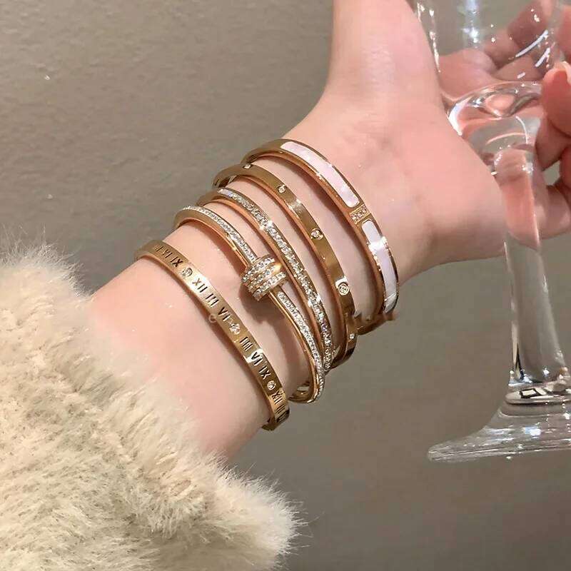 Color Steel Stainless Star 10 Set Gold for Colorfast Skyful Bracelets Women Fashion Light Luxury Jewelry Gifts Wholesale XJ260127