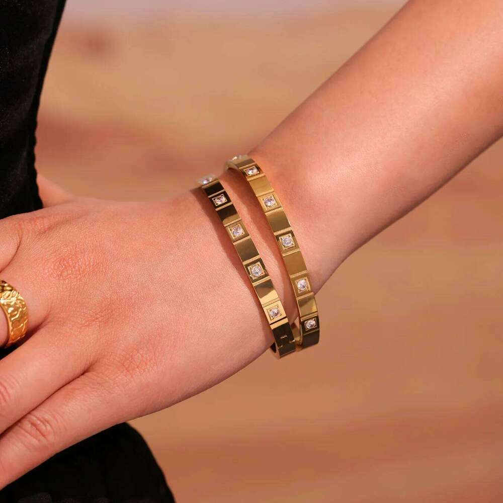 62mm Real Gold PVD Plated Stainless Steel Shining Zircon Bracelet Bangle Tarnish Resistant Texture Personalized Wrist Jewelry XJ260127