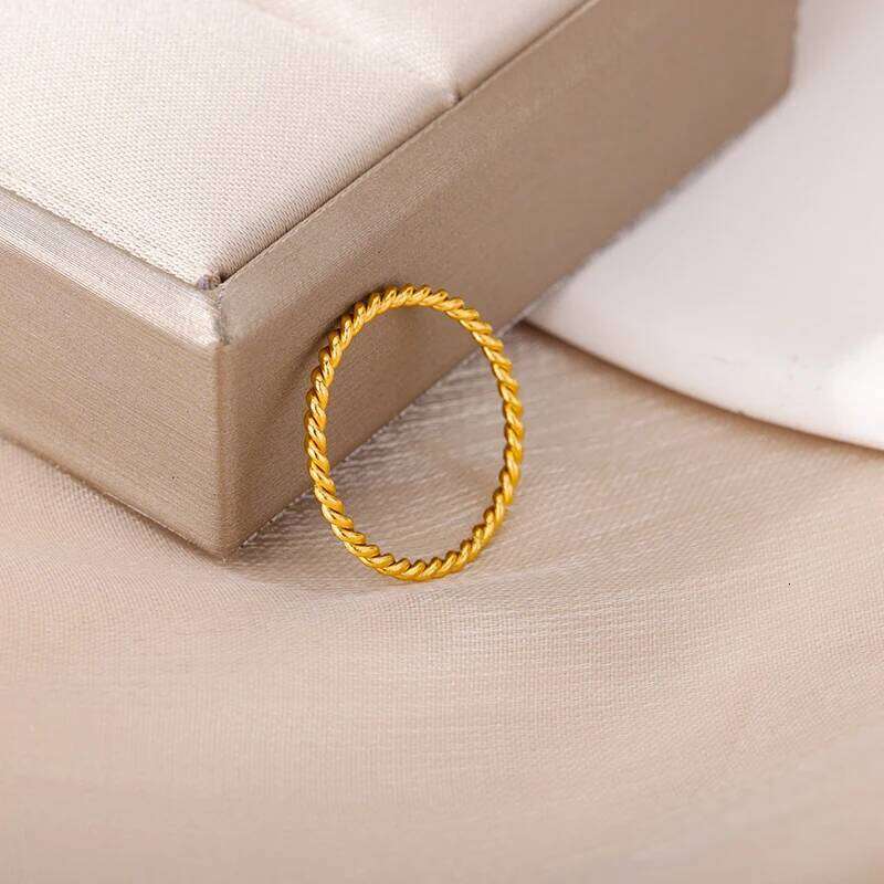Stainless Steel Spiral Twist Finger For Women Men Gold Plated Round Wedding Couple Rings Minimalist Jewelry Party Gift XJ260127