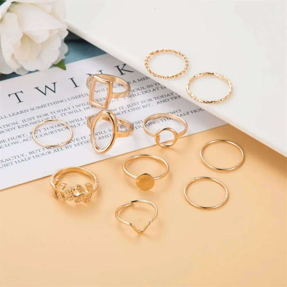 New Fashion Creative Geometric Leaf Wave Hollow Set 11 Pcs for Women Men Simple Knuckle Ring Charm Wedding Party Jewelry XJ260127