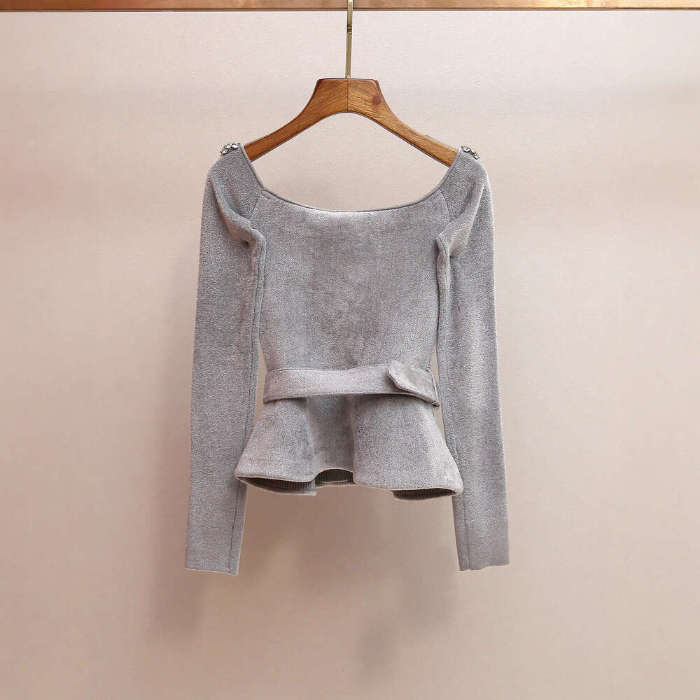 2026 Autumn New French High end Style Adorned Diamond Off Shoulder Waist Knitted Short Top