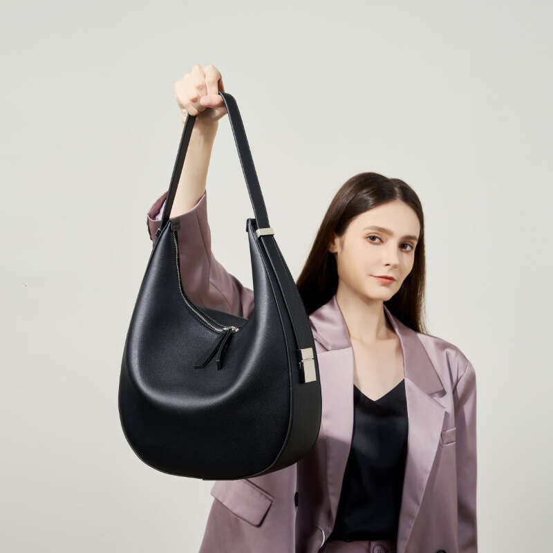 Luxury Shoulder Bags Totes Hobo New Niche Design Cowhide Underarm Handheld Genuine Leather Crescent Bucket Women S Bag SENYY
