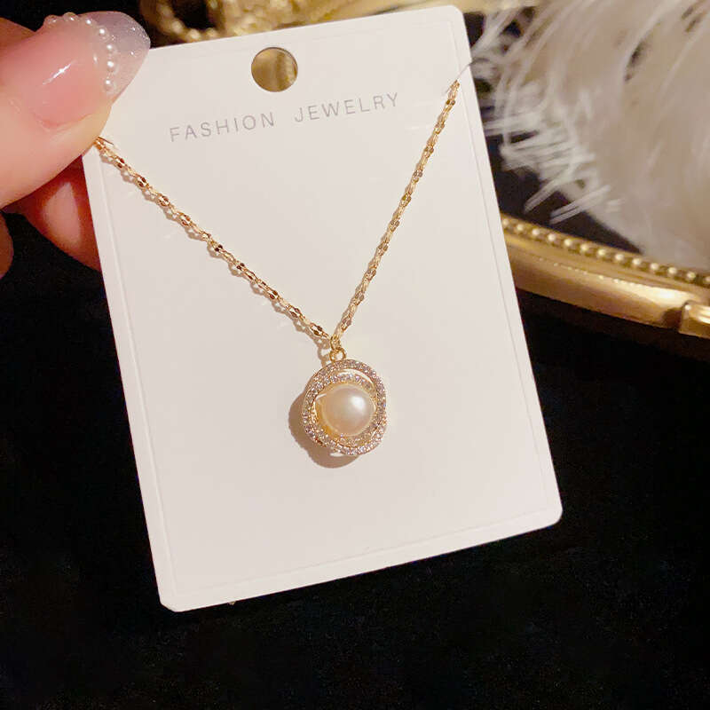 Inlaid Zircon Surrounding Freshwater Pearl Necklace For Women Fashionable Niche Simple Versatile High-end Elegant Collarbone Chain