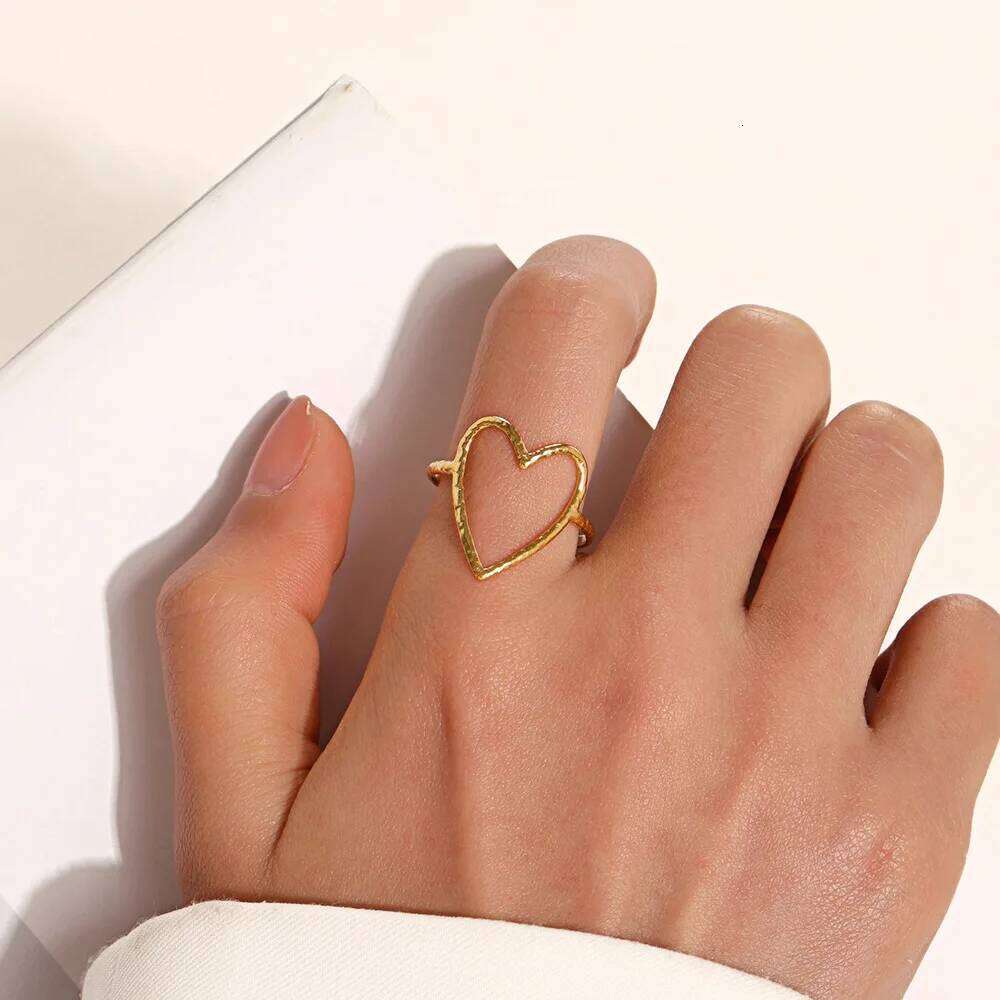 Wency Fashion Minimalist Hollow Love Heart Rings for Women 316L Stainless Steel Adjustable Finger Ring Party Jewelry Gift New XJ260127