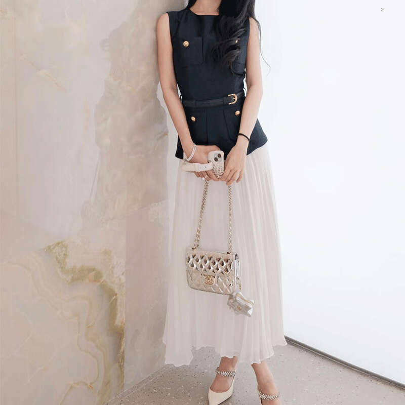 2026 spring/summer new designer elegant blue and white women's pleated sleeveless long skirt