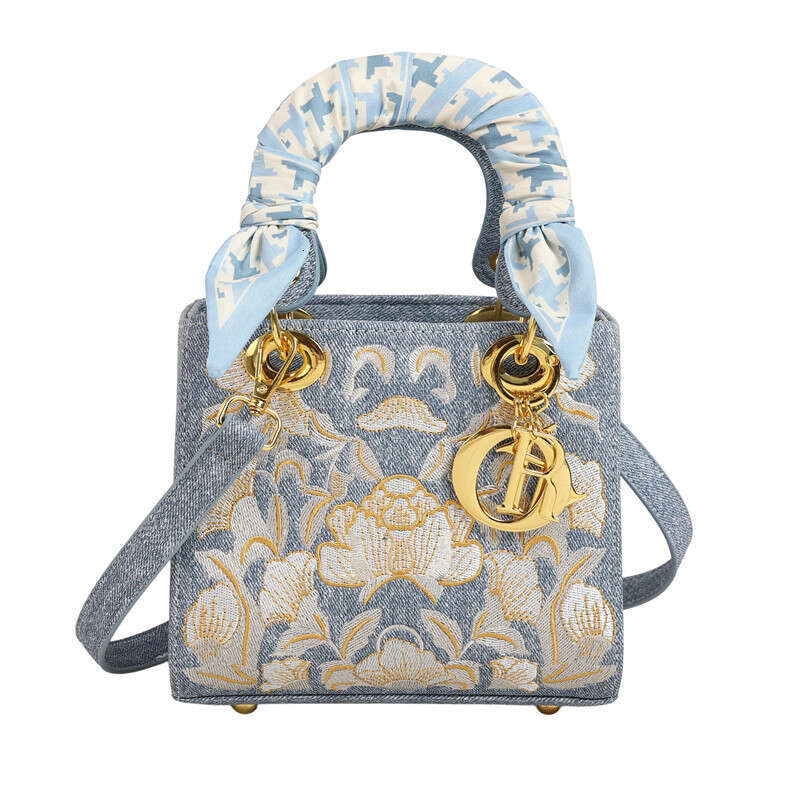 Heavy Embroidery Embroidered Versatile Princess Diana New Fashion Scarf tote Handbag Women High End Single Shoulder Crossbody Bag