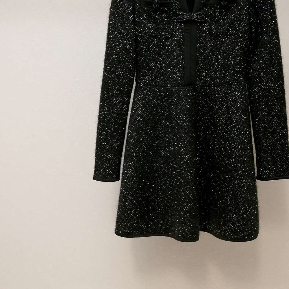 2026 Autumn/Winter New High end Thick Bead Hollow Bow Slimming sequin Knitted Women's Dress