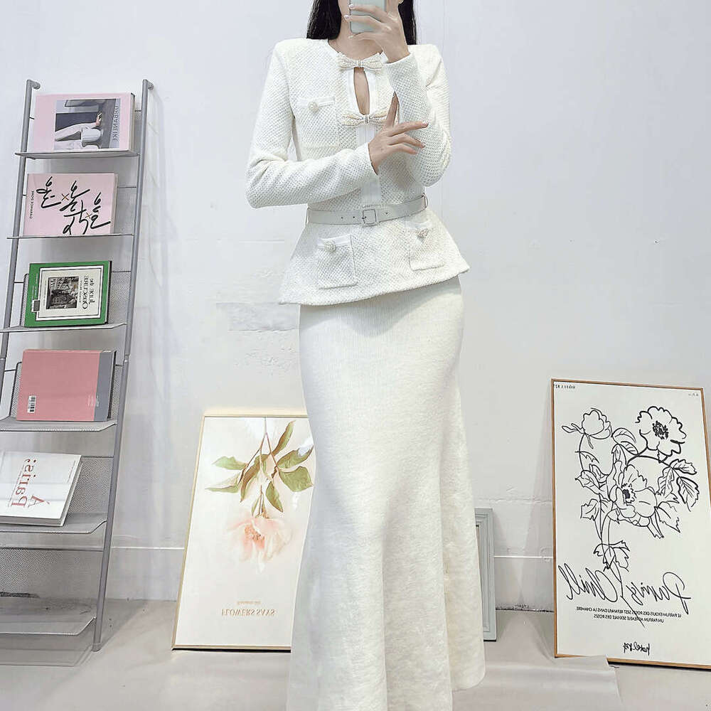 2026 Spring/Summer New Private Clothing Ivory 3D Decorative Dress Fake Sleeves Social Style Knitted Skirt